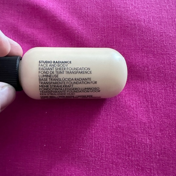 Mac STUDIO RADIANCE FACE AND BODY RADIANT SHEER FOUNDATION 50ML / 1.7 US FLOZ C2 - Picture 13 of 13